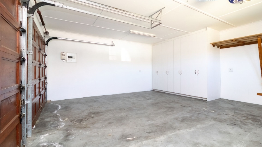 3 Bedroom Property for Sale in Sandbaai Western Cape